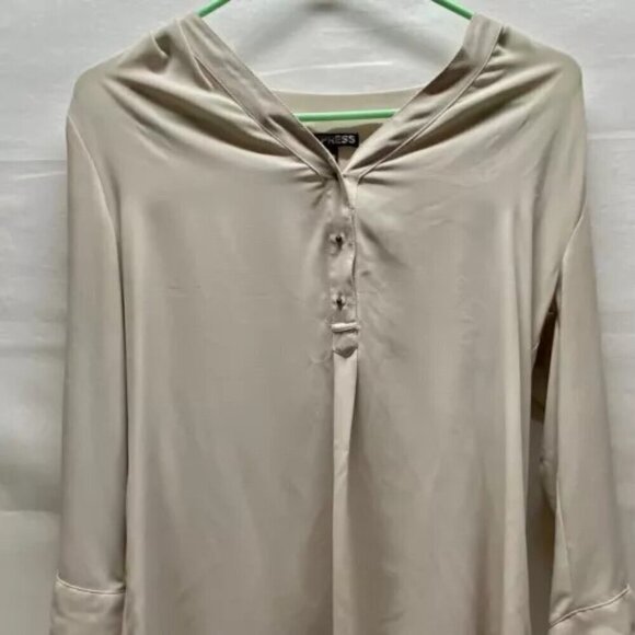 Express Blouse Ladies XS V-Neck 3/4 Sleeve Tunic Beige Lightweight High-Low Hem - Picture 2 of 12